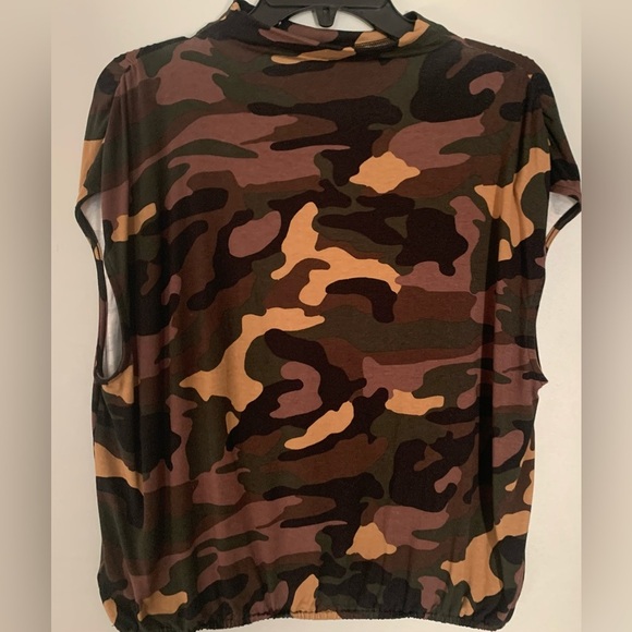 Bar III multicolored camo pattern crew neck muscle tee - Picture 4 of 7